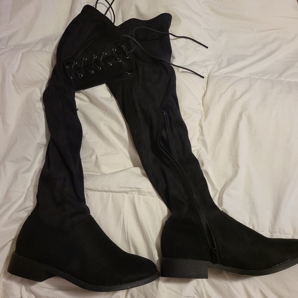 Black fall boots, never worn